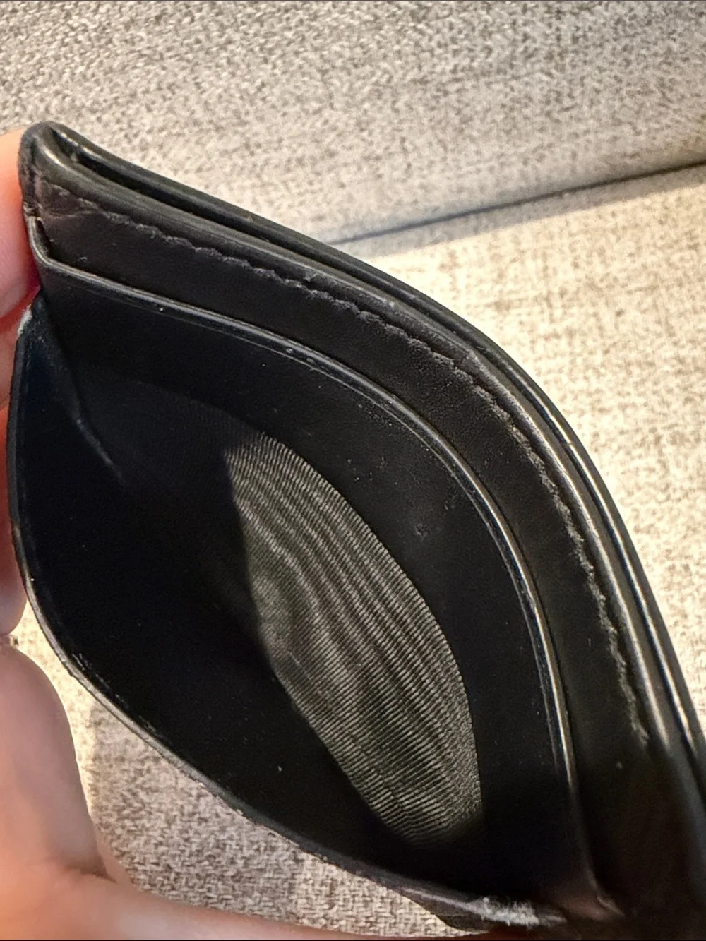 Gucci Tiger card holder-used-distressed exterior